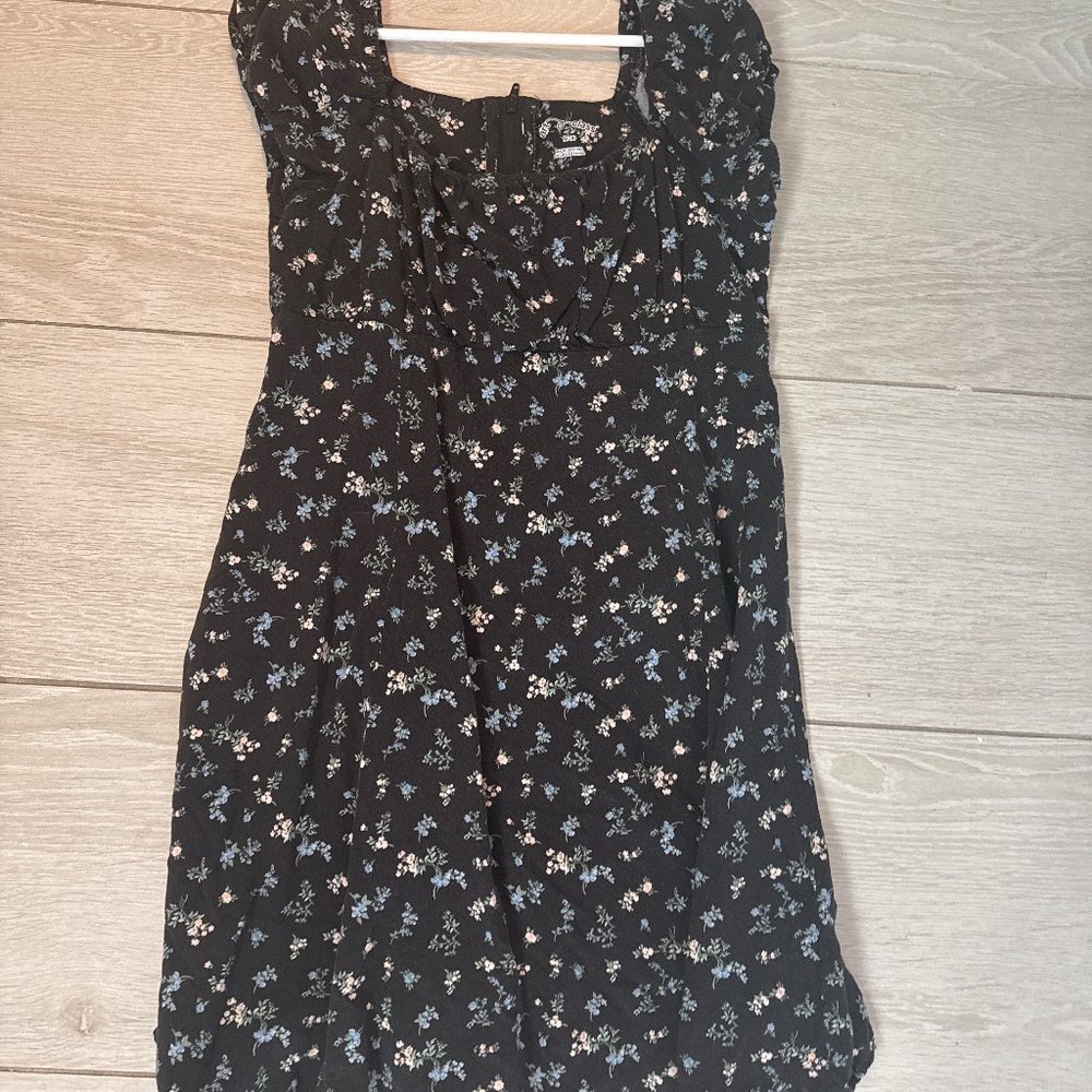Like new! Floral art class dress